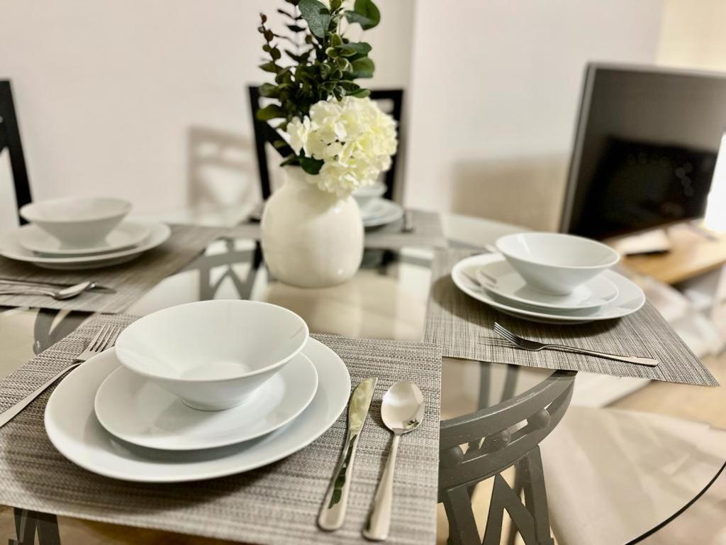 Flat - Good Access To And More! Apartment *