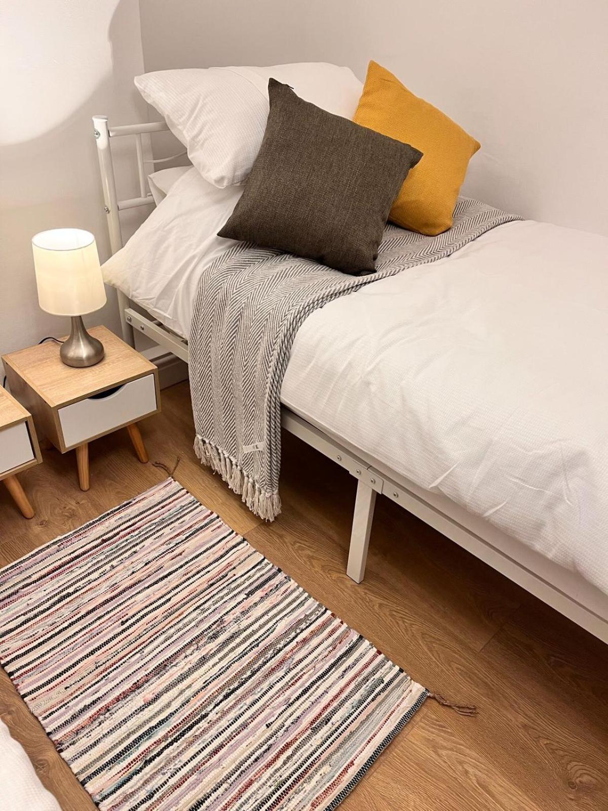 Flat - Good Access To And More! Apartment
