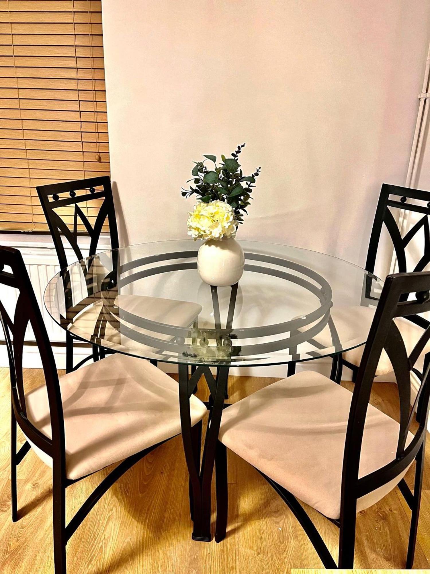 Apartment Flat - Good Access To And More! *