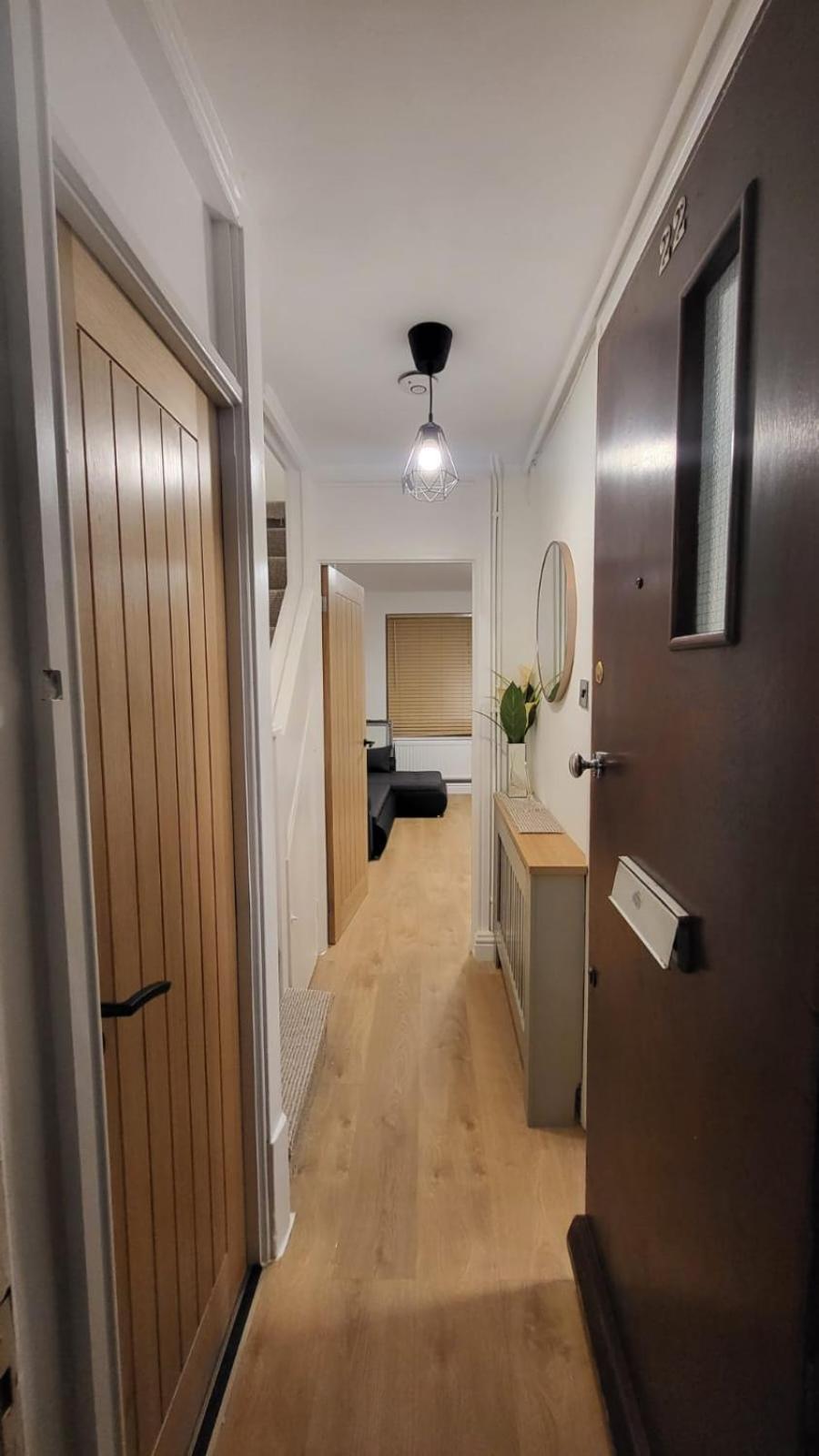 Flat - Good Access To And More! Apartment